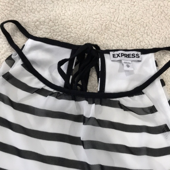 Express Top - Picture 2 of 3